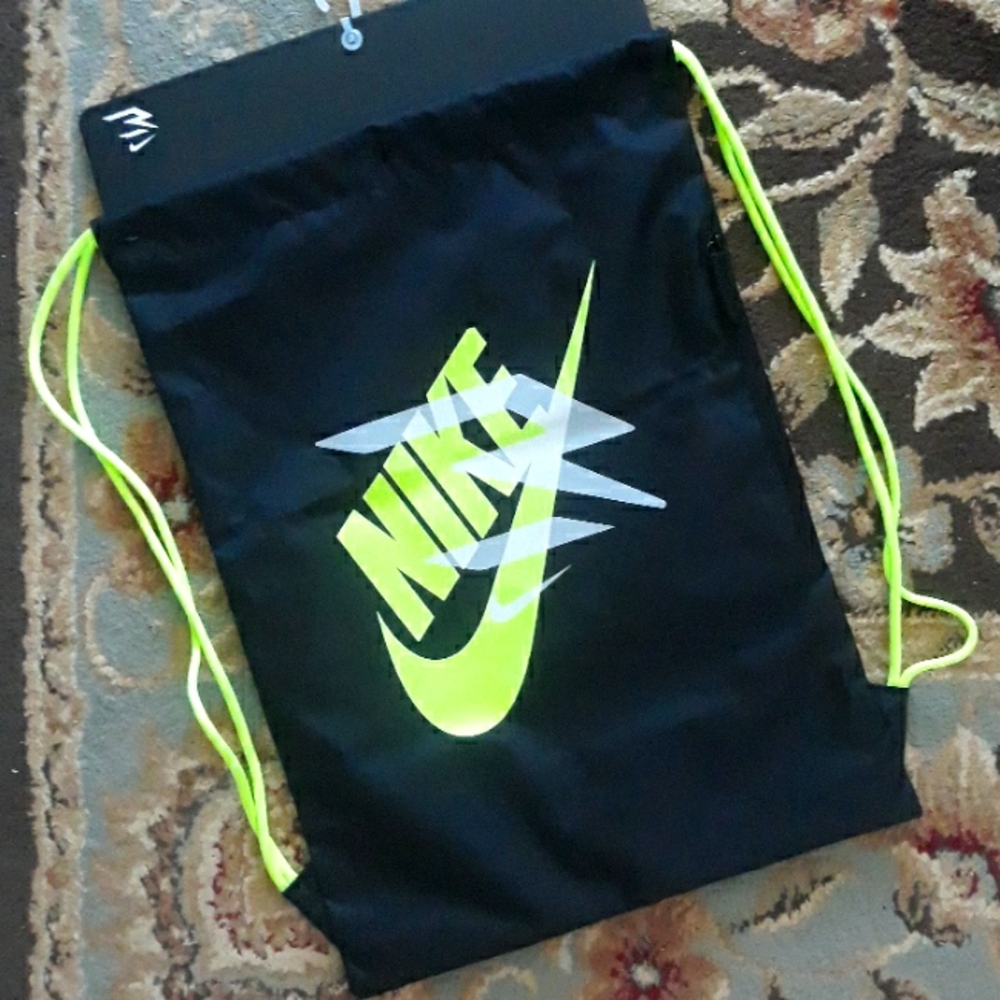 2x*Host Pick*Nike drawstring bag - Picture 2 of 12